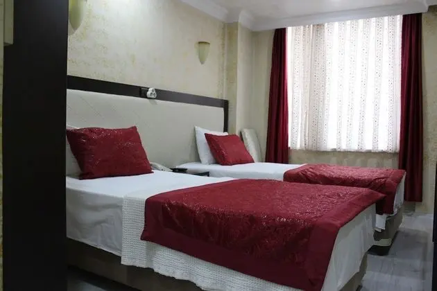Tek Büyük veya İki Ayrı Yataklı Oda