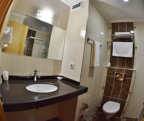 Standard Tek Büyük Yataklı Oda