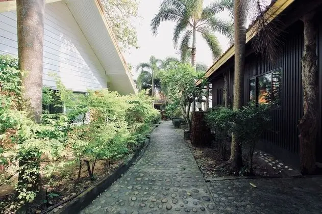 Classic Garden Bungalow