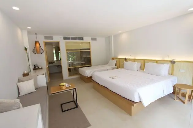 Deluxe Üç Kişilik Oda, Birden Çok Yatak, Bahçe Manzaralı