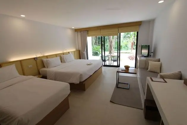 Deluxe Üç Kişilik Oda, Birden Çok Yatak, Bahçe Manzaralı