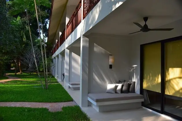 Deluxe Üç Kişilik Oda, Birden Çok Yatak, Bahçe Manzaralı