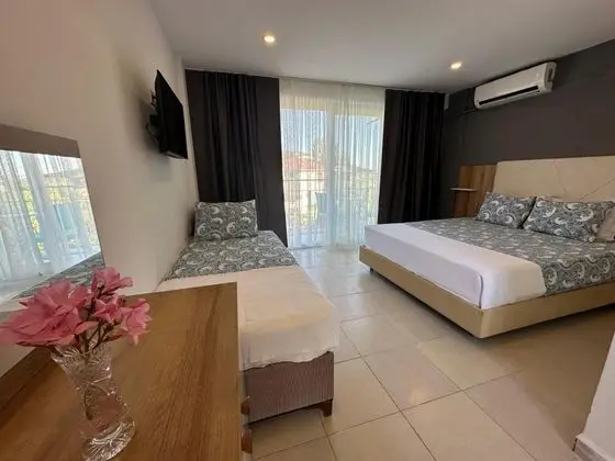 Triple, Dağ Manzaralı, Balkonlu