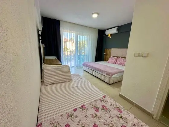 Triple, Dağ Manzaralı, Balkonlu