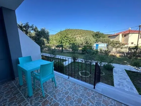 Triple, Dağ Manzaralı, Balkonlu