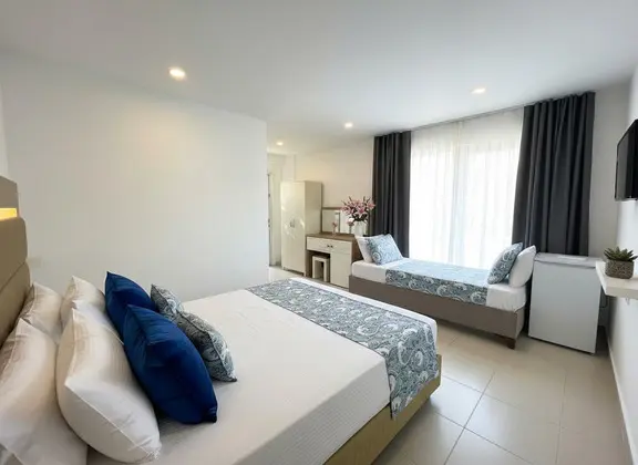 Triple, Dağ Manzaralı, Balkonlu