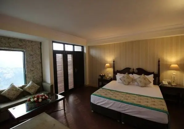Süit, 1 En Büyük (King) Boy Yatak, Tepe Manzaralı