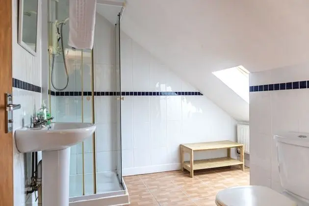 Standard Stüdyo, Özel Banyo (Single)