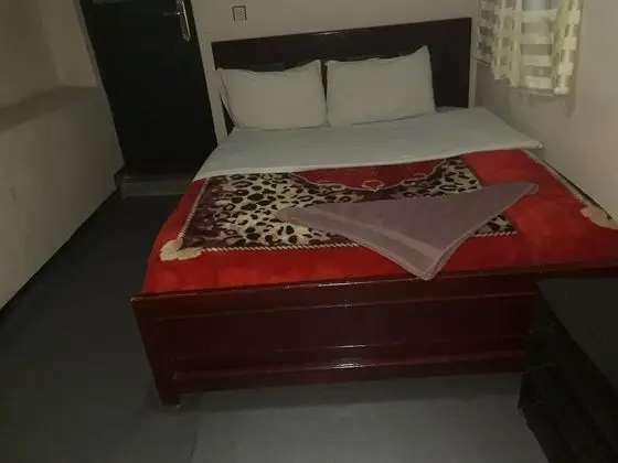 Büyük Yataklı Tek Kişilik Oda