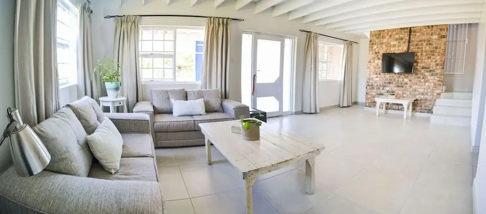 Ev (Addo Adventure House)