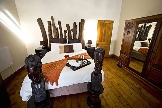 Main Lodge - Queen Room