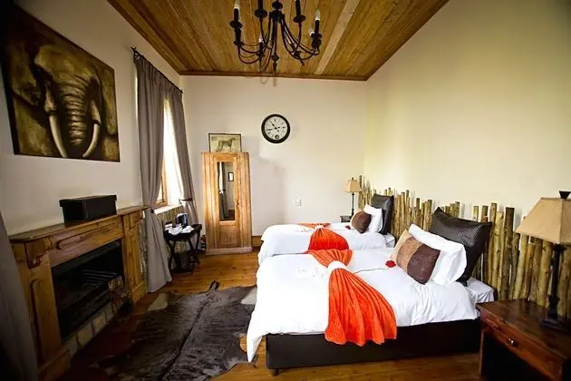 Main Lodge - Queen Room