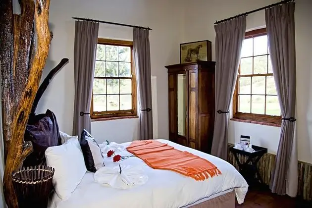 Main Lodge - Queen Room