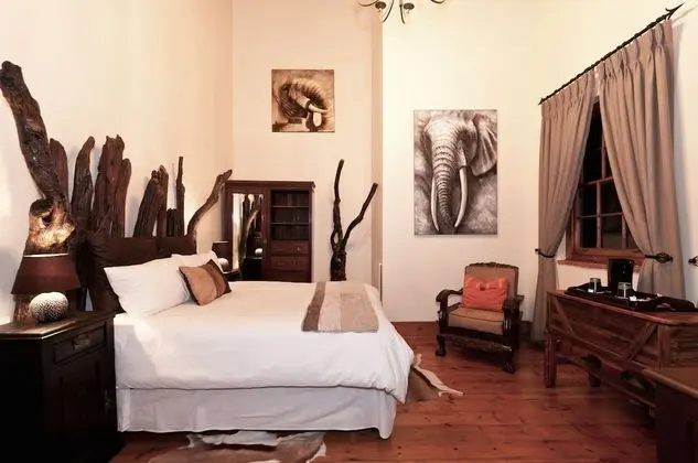 Main Lodge - Queen Room