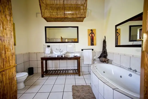 Main Lodge - Queen Room