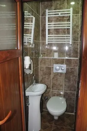 Economy Tek Büyük Yataklı Oda