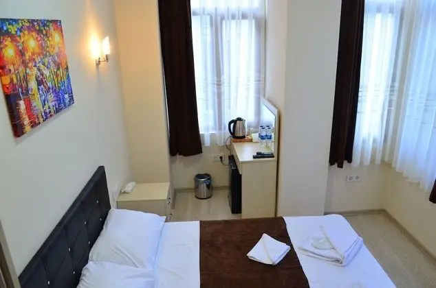 Standard Tek Büyük Yataklı Oda