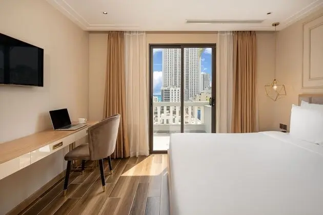 Luxury Tek Büyük Yataklı Oda (Suite)