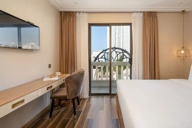 Luxury Tek Büyük Yataklı Oda (Suite)
