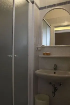 Economy Tek Büyük Yataklı Oda