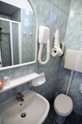 Economy Tek Büyük Yataklı Oda