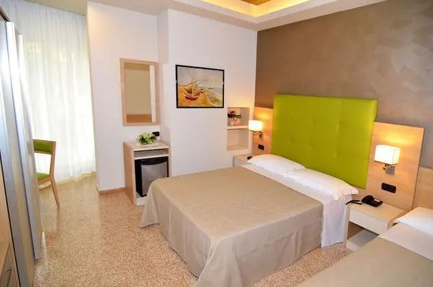 Üç Kişilik Oda, Balkon