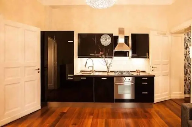 Deluxe Apart Daire, Mutfak, Avlu Manzaralı
