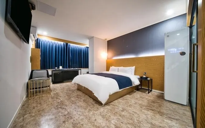 Oda (Deluxe A (Netflix available/styler pr)