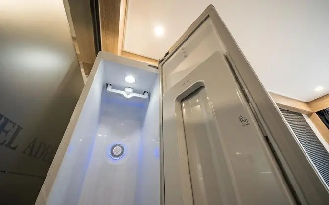 Oda (Deluxe A (Netflix available/styler pr)