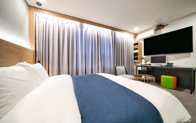 Oda (Deluxe A (Netflix available/styler pr)