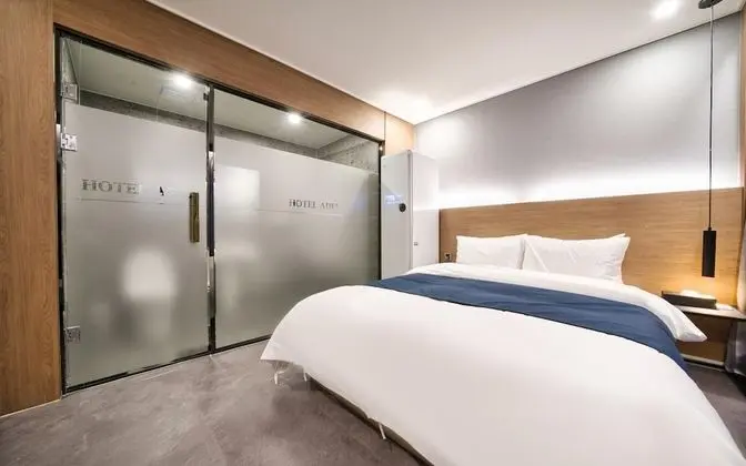 Oda (Deluxe A (Netflix available/styler pr)