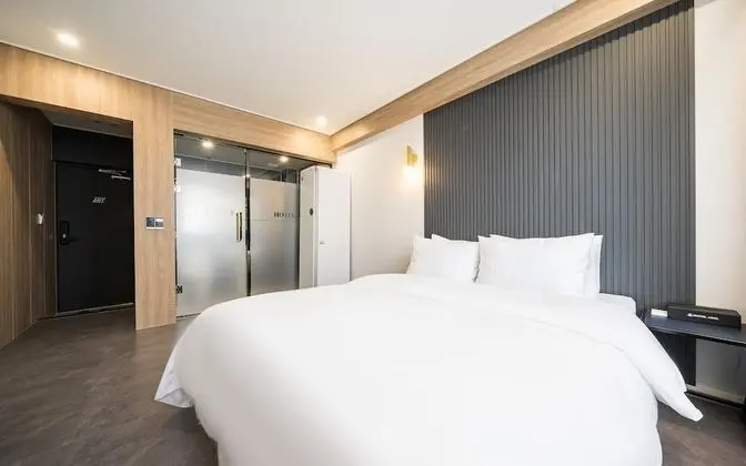 Oda (Deluxe A (Netflix available/styler pr)