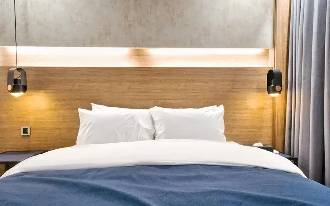 Oda (Deluxe B - Bathtub (Netflix available)