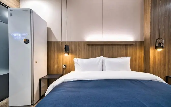 Oda (Deluxe B - Bathtub (Netflix available)