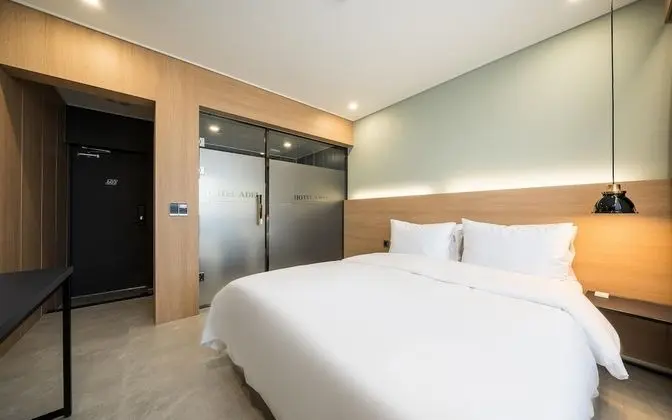 Oda (Standard (Netflix available) (Breakfa)