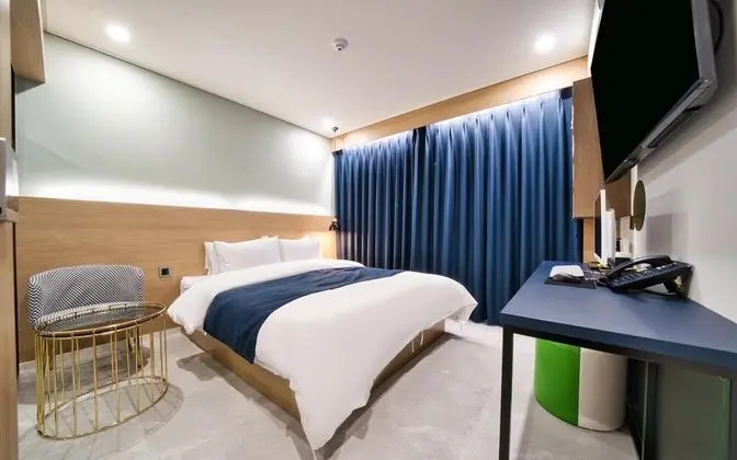 Oda (Standard (Netflix available) (Breakfa)