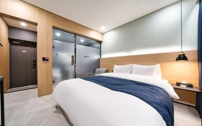 Oda (Standard (Netflix available) (Breakfa)