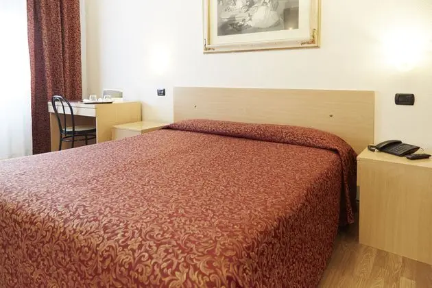 1 Çift Kişilik Veya 2 Tek Kişilik Yatak Standard