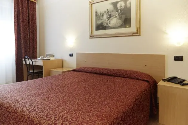 1 Çift Kişilik Veya 2 Tek Kişilik Yatak Standard