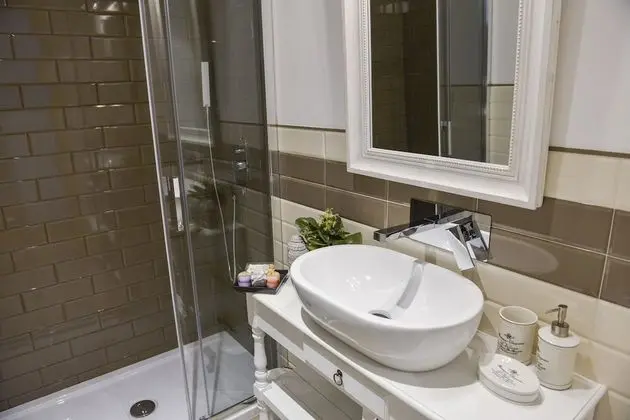 Tek Büyük veya İki Ayrı Yataklı Oda