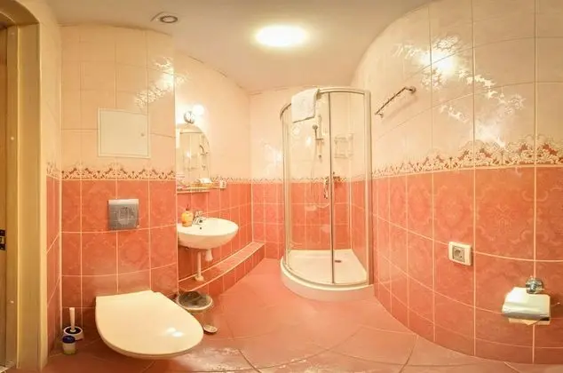 Comfort Tek Büyük veya İki Ayrı Yataklı Oda