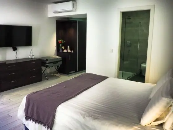 Comfort Tek Büyük Yataklı Oda