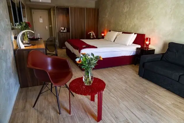 Deluxe Tek Büyük veya İki Ayrı Yataklı Oda