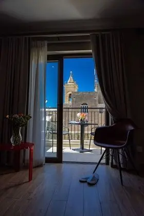 Deluxe Tek Büyük veya İki Ayrı Yataklı Oda