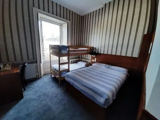 Dört Kişilik Oda, Banyolu/Duşlu (with Double and Bunk Bed)