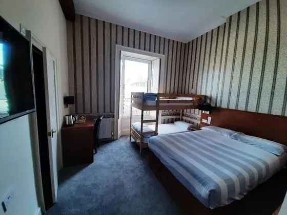 Dört Kişilik Oda, Banyolu/Duşlu (with Double and Bunk Bed)