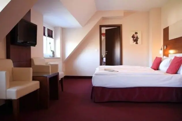 Comfort Tek Büyük Yataklı Oda