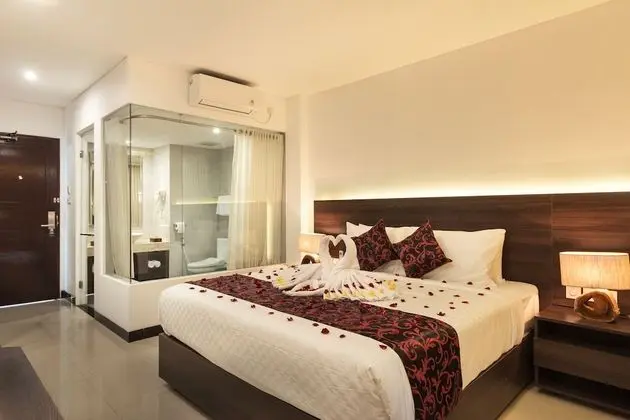 Deluxe Tek Büyük Yataklı Oda, Havuz Kullanımı