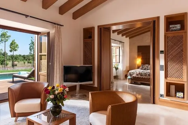 Pool Suite