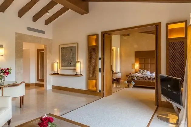 Pool Suite